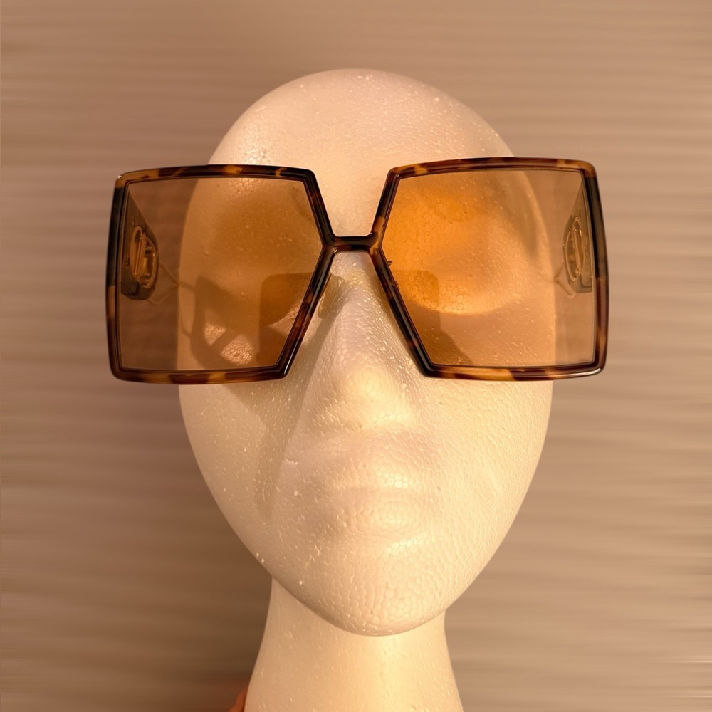 Dior Tortoise Shell Oversized Square Sunglasses NWT FINAL PRICE - Picture 4 of 9